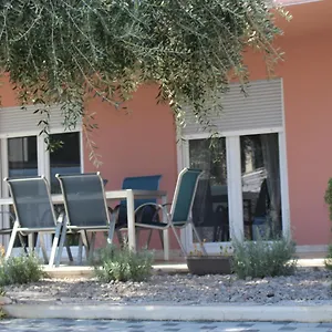 https://filipovic-apartmani.pula-hotels.org